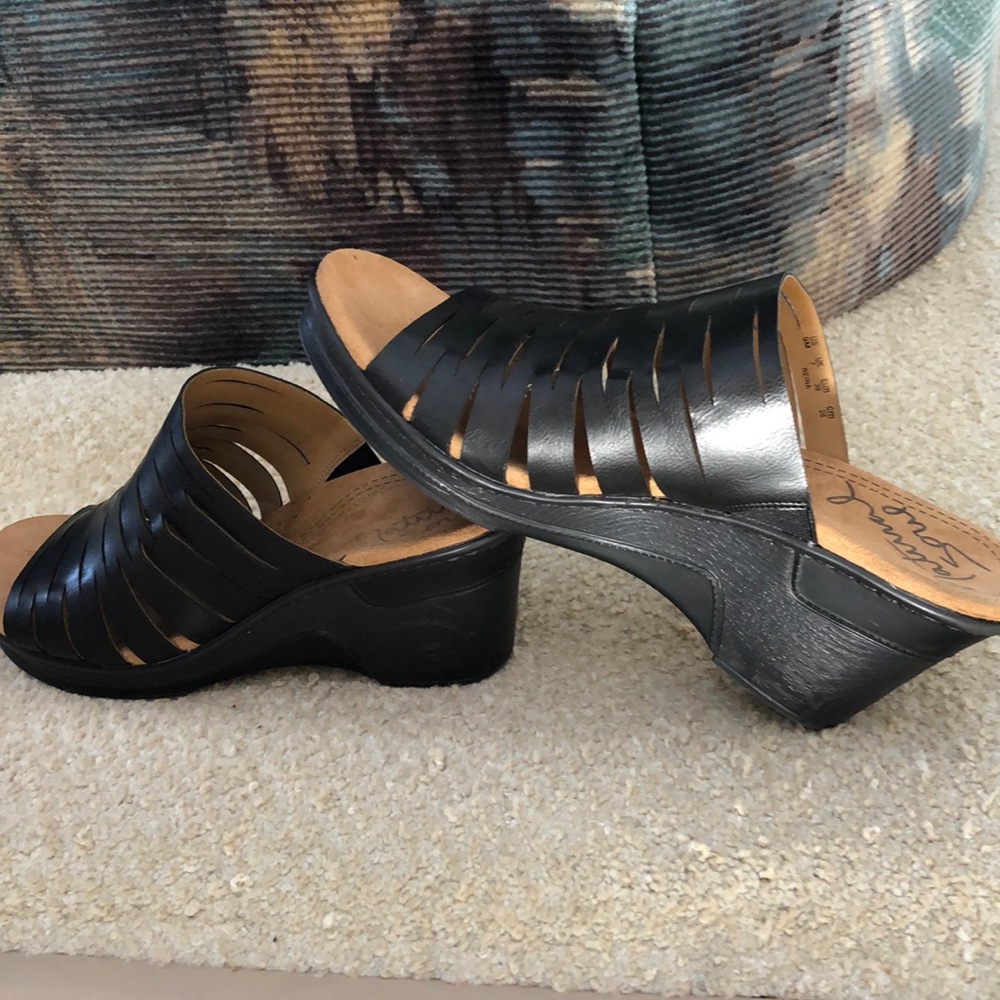 Natural Stone black sandals